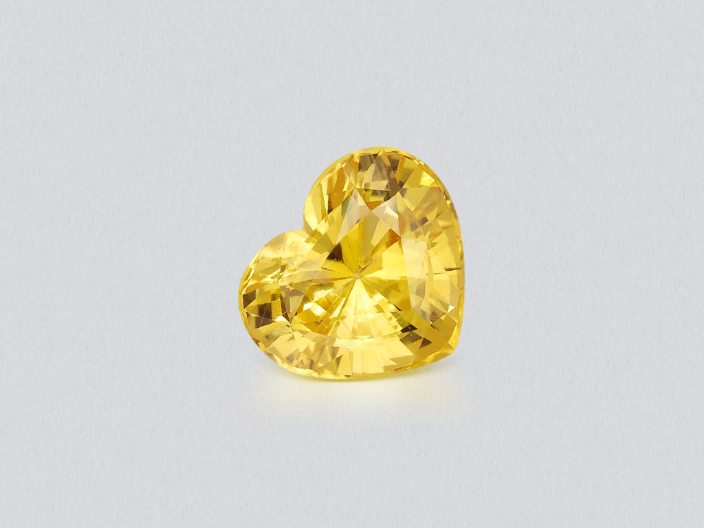 Sapphire Golden Yellow heart shape 2.55 carats, Sri Lanka Image №1