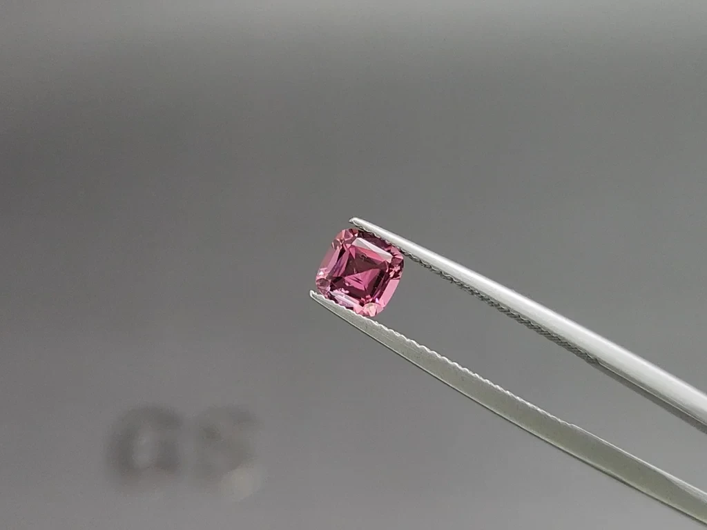 Set of garnets rhodolite cushion cut 2.72 carats, Madagascar Image №2