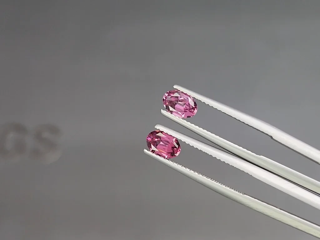 Pair of rhodolite garnets oval cut 1.78 carats, Madagascar Image №3