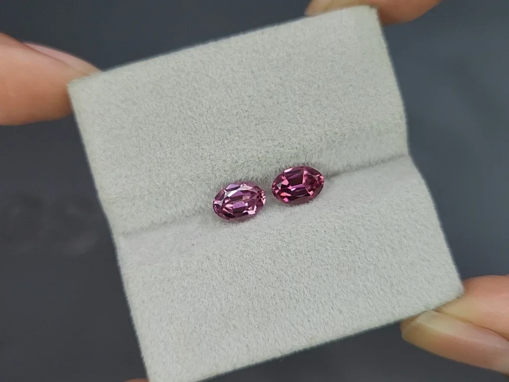 Pair of rhodolite garnets oval cut 1.78 carats, Madagascar Image №4