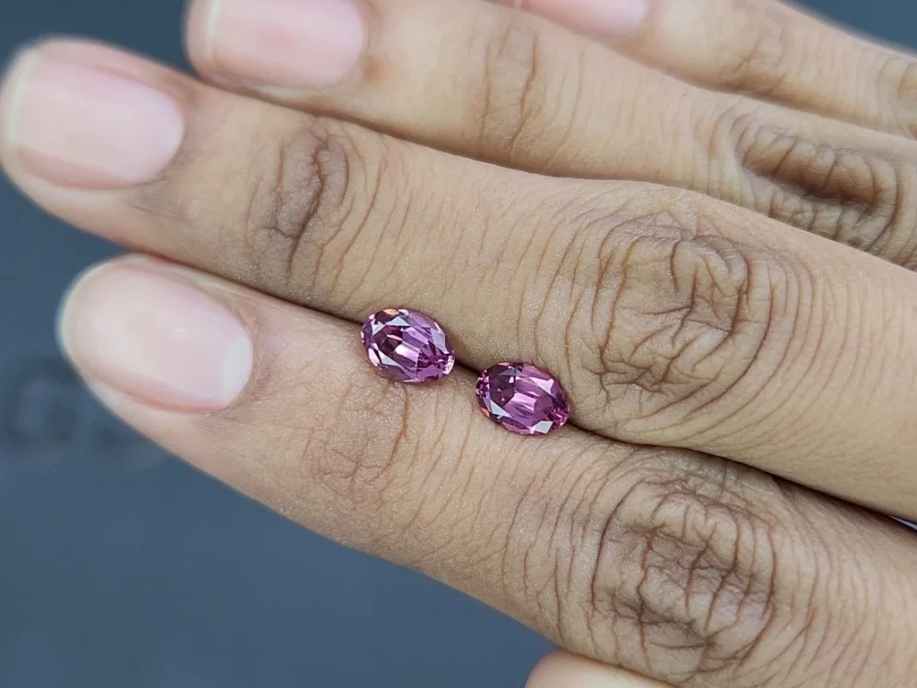 Pair of rhodolite garnets oval cut 1.78 carats, Madagascar Image №2