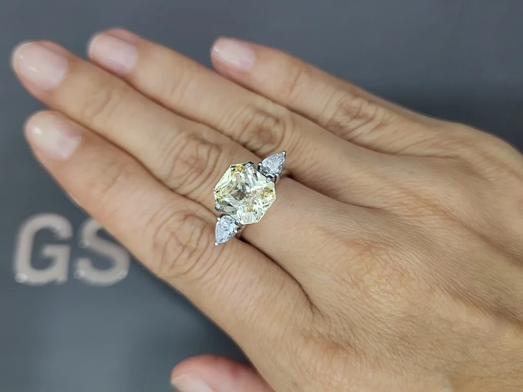 Unheated yellow sapphire in radiant cut  6.02 carats, Sri Lanka Image №5