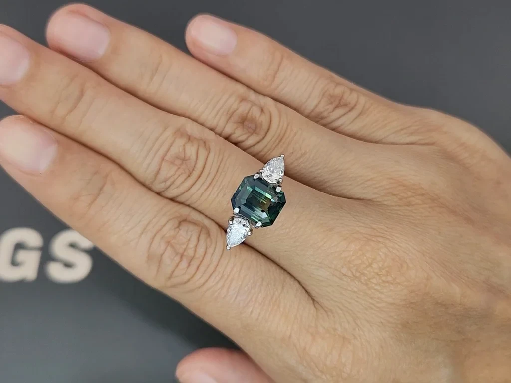 Green sapphire octagon cut  3.01 carats, Sri Lanka Image №5
