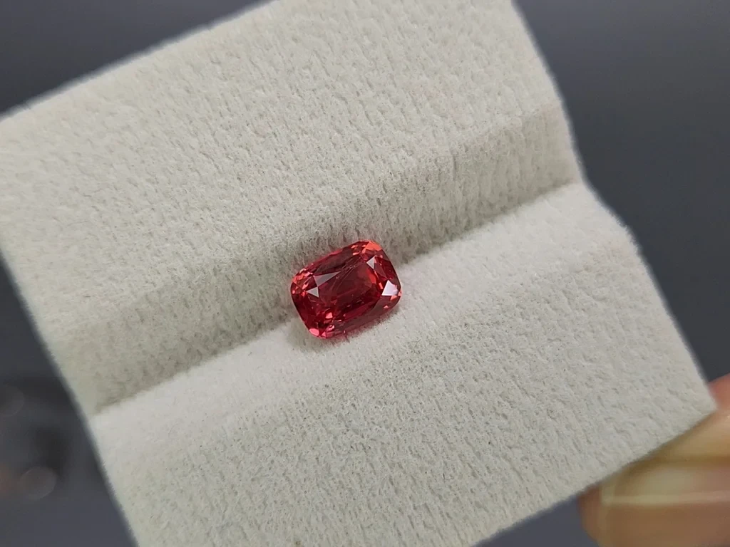 Spinel pinkish red cushion cut 2.04 carats, Tanzania Image №4