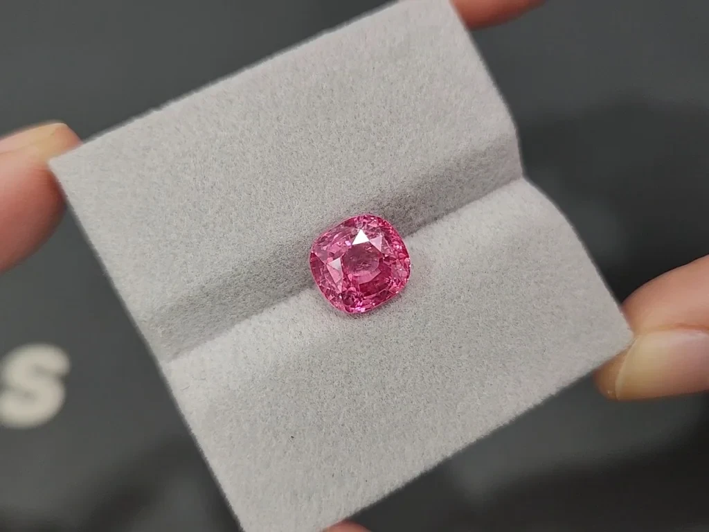 Unheated Padparadscha sapphire cushion cut 4.58 carats, Sri Lanka  Image №4