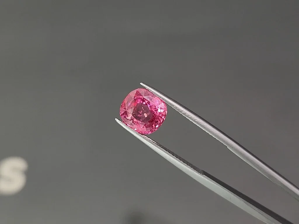 Unheated Padparadscha sapphire cushion cut 4.58 carats, Sri Lanka  Image №3