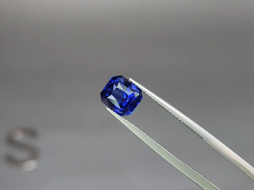 Blue sapphire radiant cut 3.05 carats, Sri Lanka Image №3