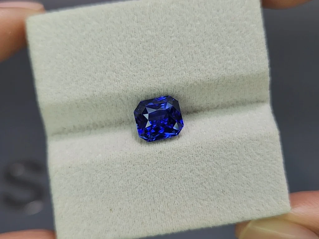Blue sapphire radiant cut 3.05 carats, Sri Lanka Image №4