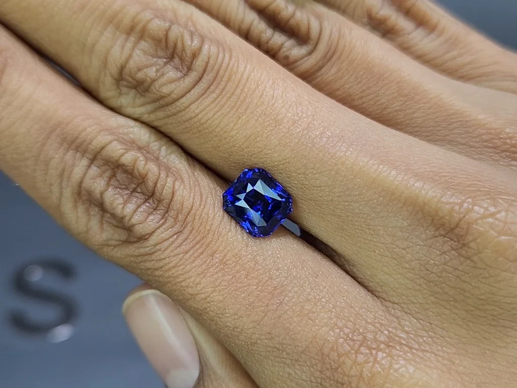 Blue sapphire radiant cut 3.05 carats, Sri Lanka Image №2