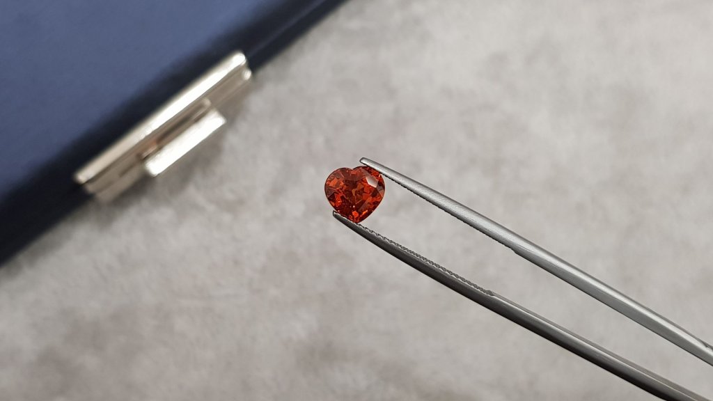 Vivid orange spessartine in heart shape 2.15 ct, Africa Image №3