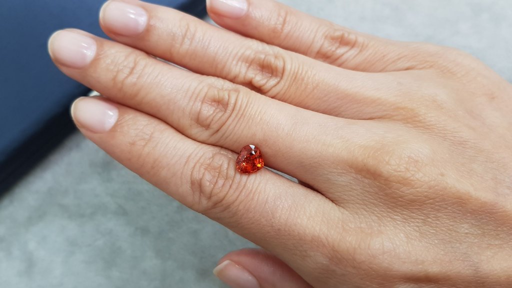 Vivid orange spessartine in heart shape 2.15 ct, Africa Image №2