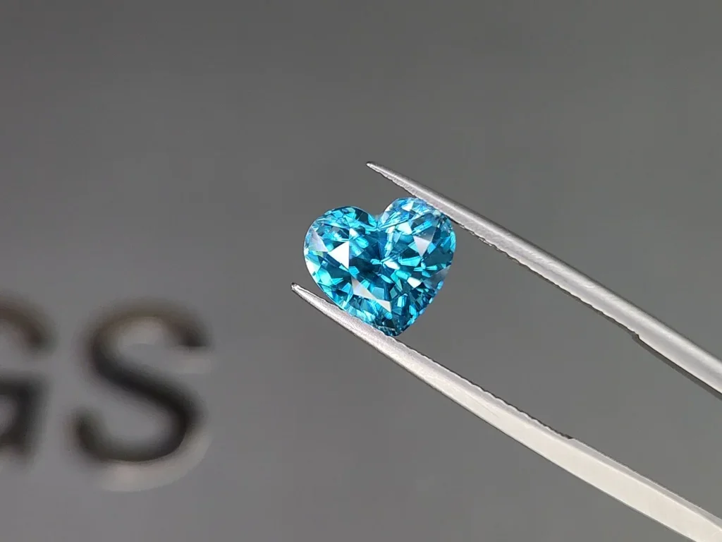 Heart cut blue zircon 5.79ct cambodia  Image №3