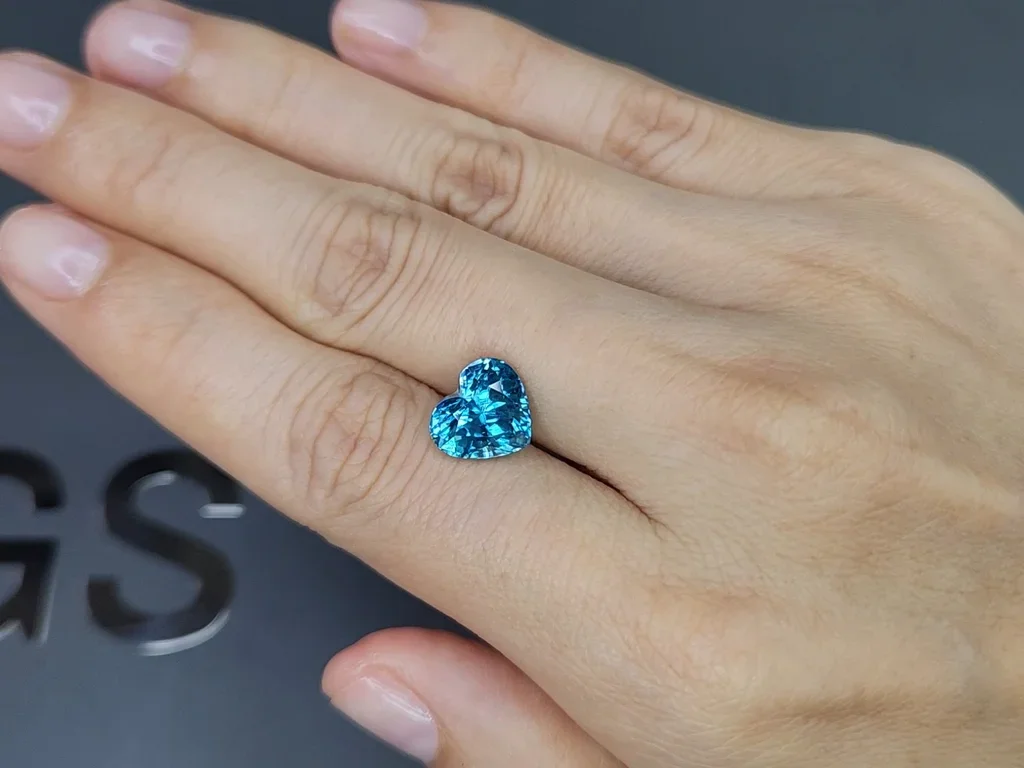 Heart cut blue zircon 5.79ct cambodia  Image №2