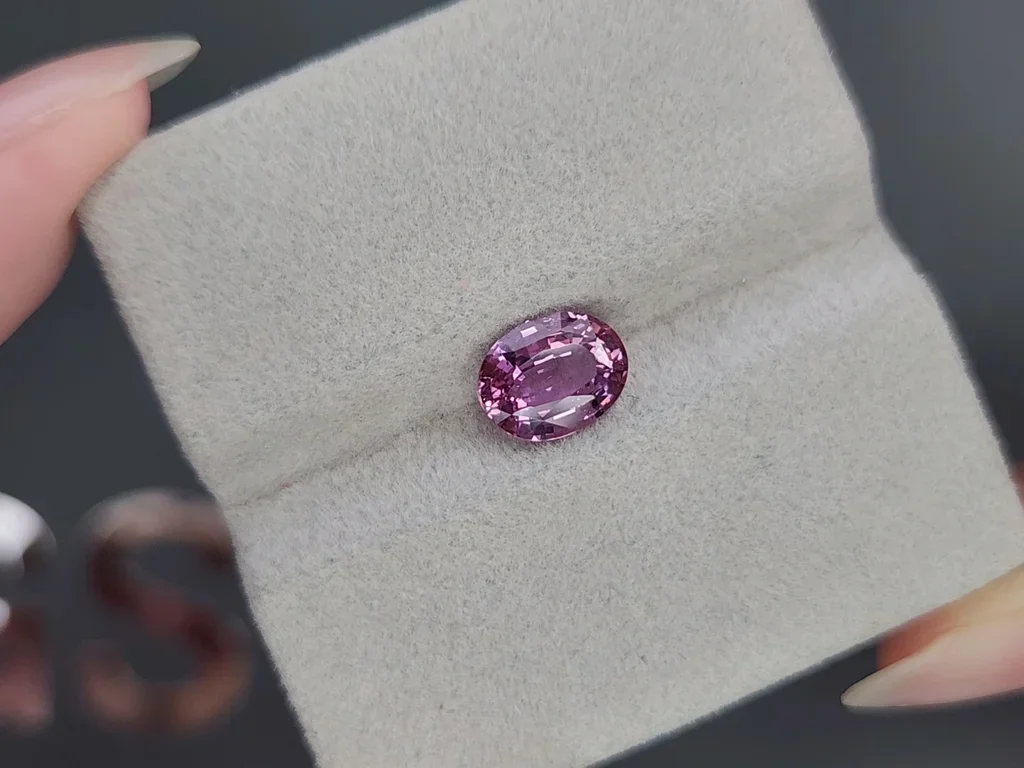Unheated pink sapphire in oval cut 2.06 carats, Sri Lanka Image №4