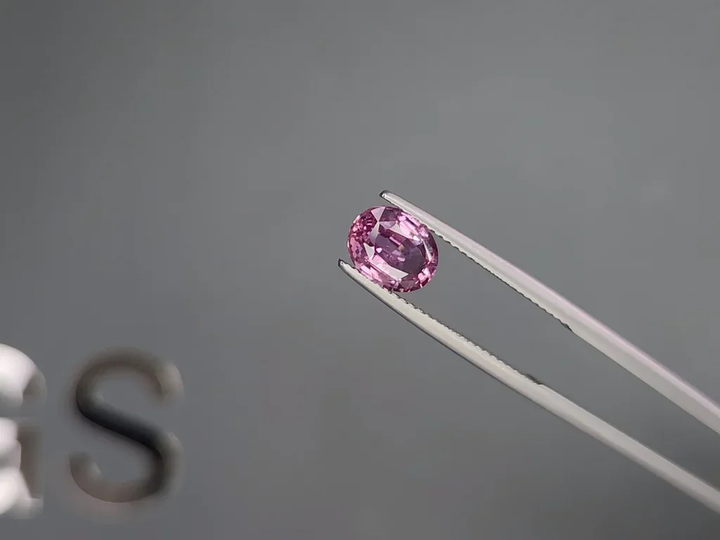 Unheated pink sapphire in oval cut 2.06 carats, Sri Lanka Image №3