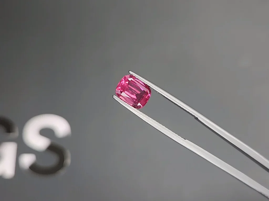 Vivid pink Mahenge spinel in cushion cut  2.07 carats, Tanzania Image №3