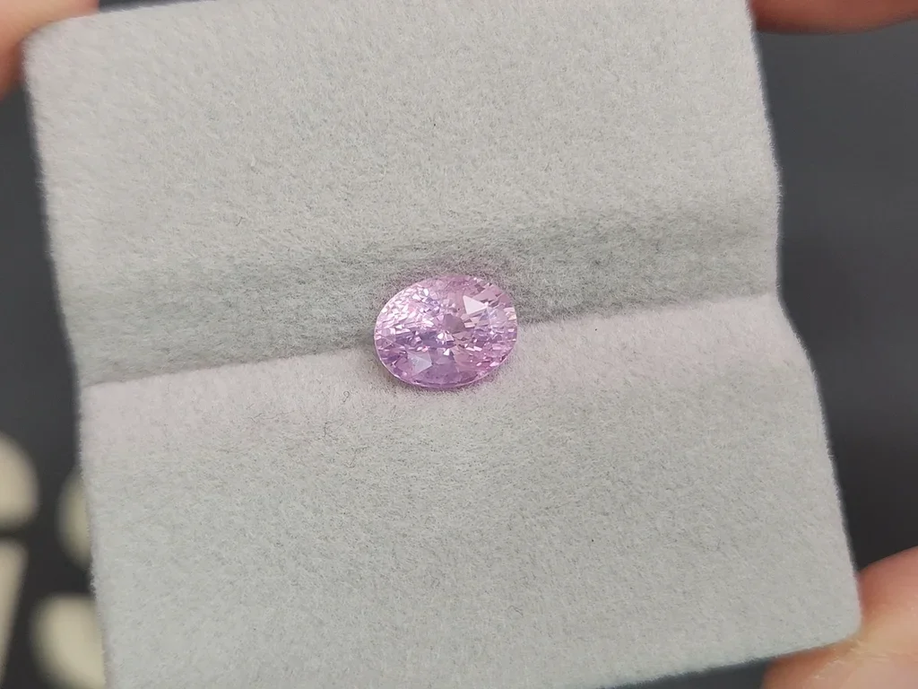 Unheated Baby Pink sapphire in oval cut 2.08 carats, Sri Lanka Image №4