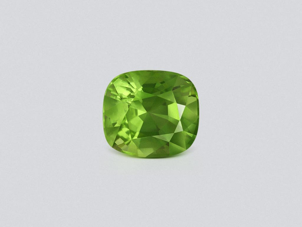 Peridot cushion cut 3.22 carats, Burma  Image №1