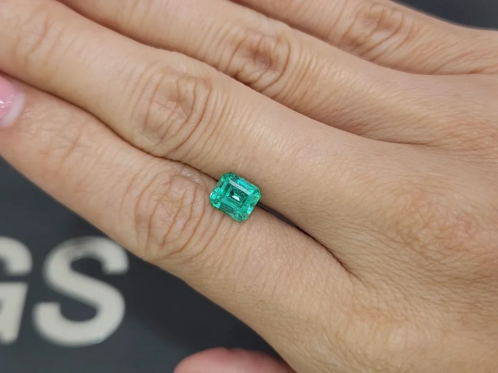 Emerald Intense green Panjshir in octagon cut 1.56 carats  Image №2