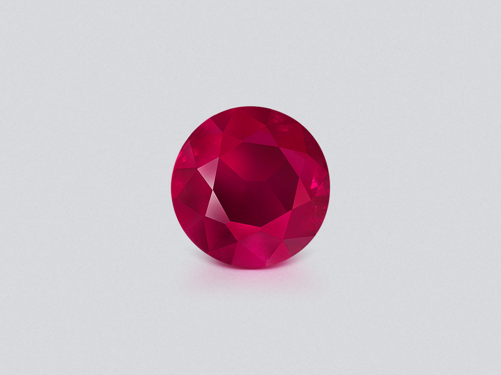 Unheated Pigeon's Blood ruby round cut 0.94 carats, Burma Image №1