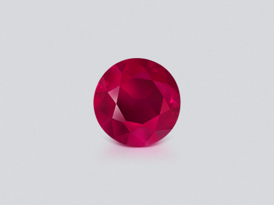 Unheated Pigeon's Blood ruby round cut 0.94 carats, Burma photo