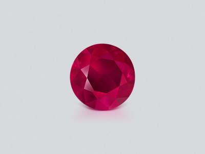 Unheated Pigeon's Blood ruby round cut 0.94 carats, Burma photo