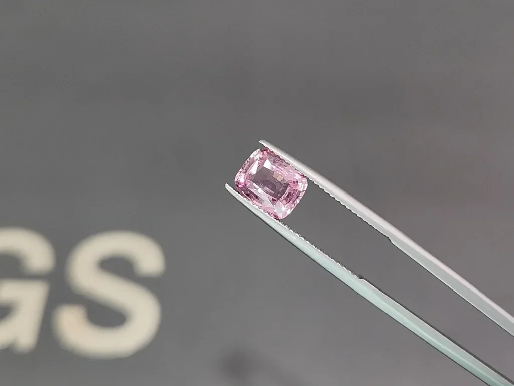 Padparadscha sapphire cushion cut 2.52 carats, Sri Lanka Image №3