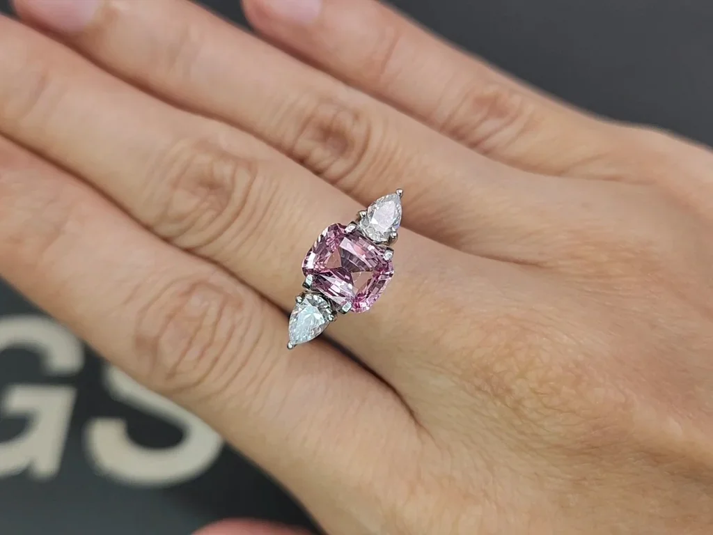 Padparadscha sapphire cushion cut 2.52 carats, Sri Lanka Image №5