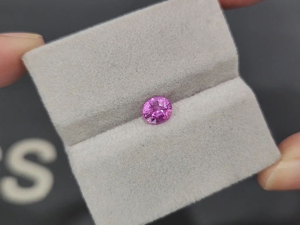 Sapphire Baby Pink oval cut  1.13 carats, Madagascar  Image №4
