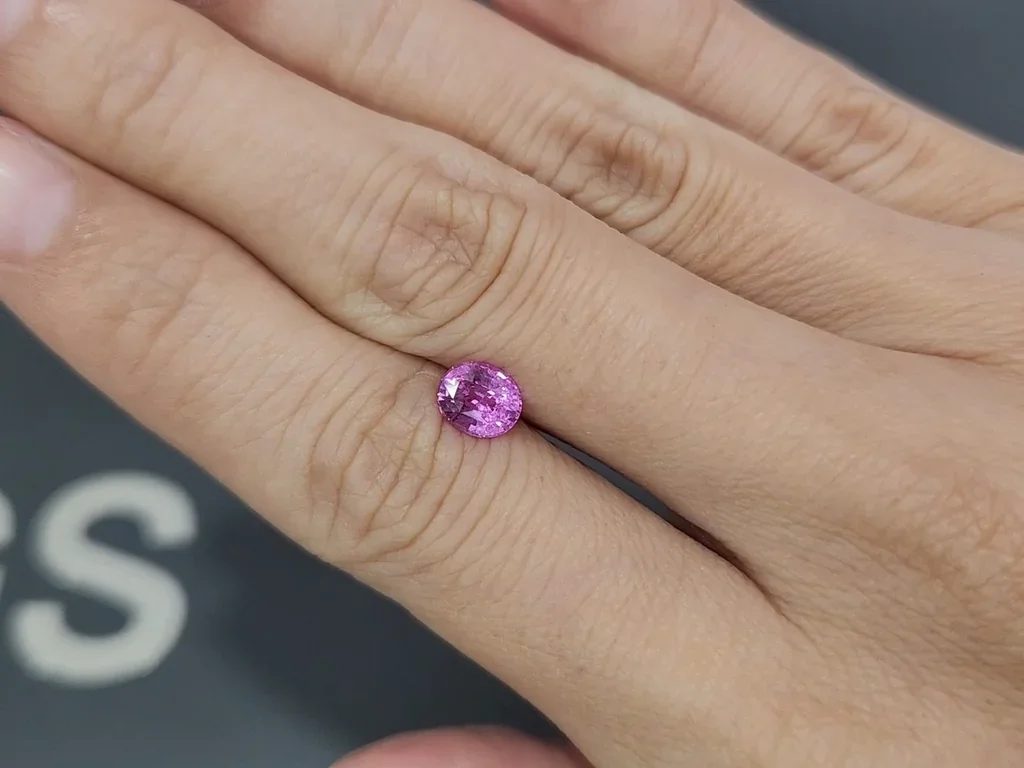 Sapphire Baby Pink oval cut  1.13 carats, Madagascar  Image №2