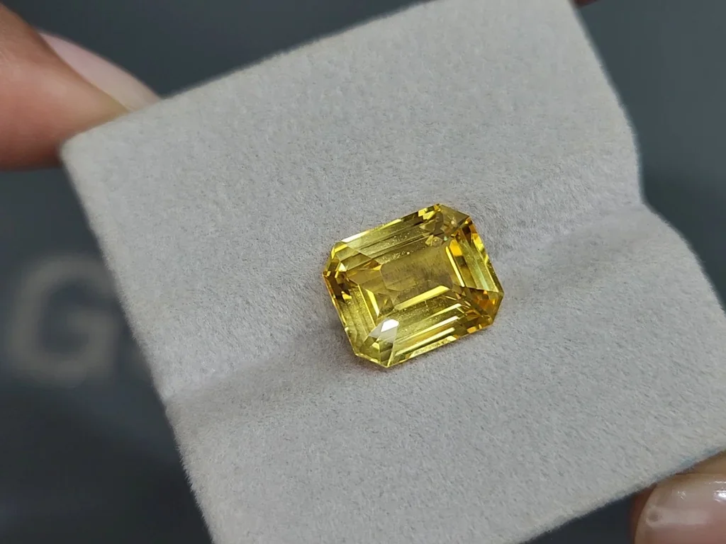 Unheated sapphire Vivid Yellow octagon cut 7.07 carats, Sri Lanka Image №4