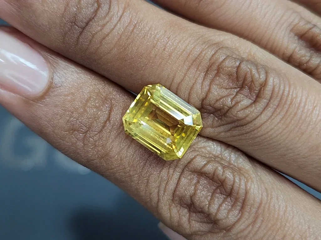 Unheated sapphire Vivid Yellow octagon cut 7.07 carats, Sri Lanka Image №2