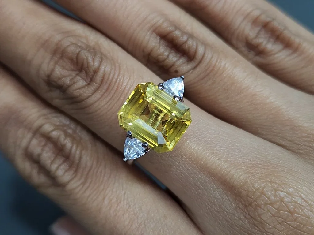 Unheated sapphire Vivid Yellow octagon cut 7.07 carats, Sri Lanka Image №5