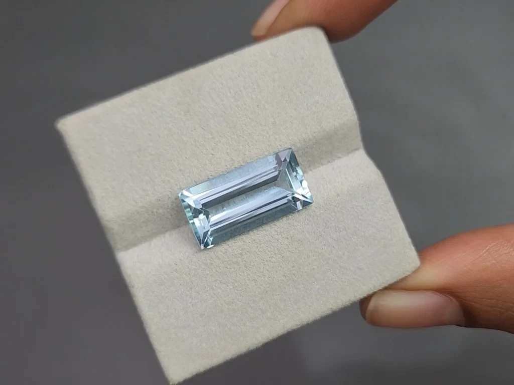 Aquamarine baguette cut  6.83 carats, Madagascar Image №4
