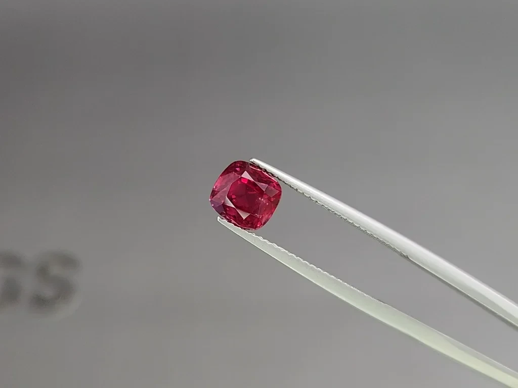 Ruby Pigeon Blood cushion cut  2.67 carats, Mozambique Image №3