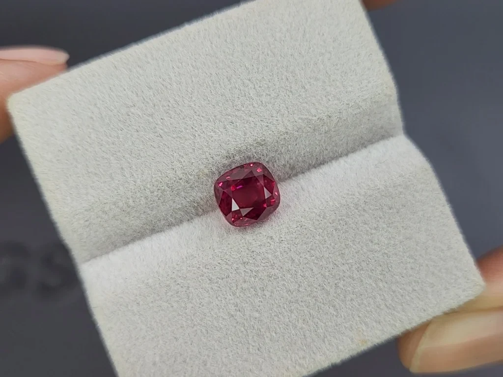 Ruby Pigeon Blood cushion cut  2.67 carats, Mozambique Image №4
