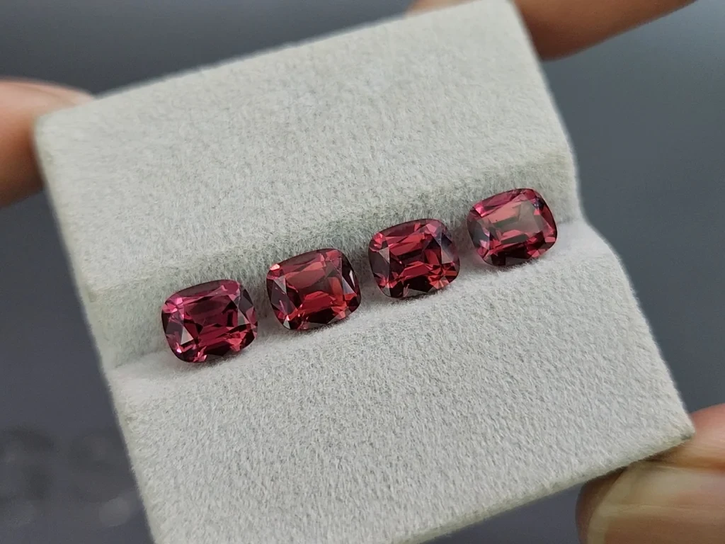 Set of  garnets rhodolite cushion cut  5.84 carats, Madagascar Image №4
