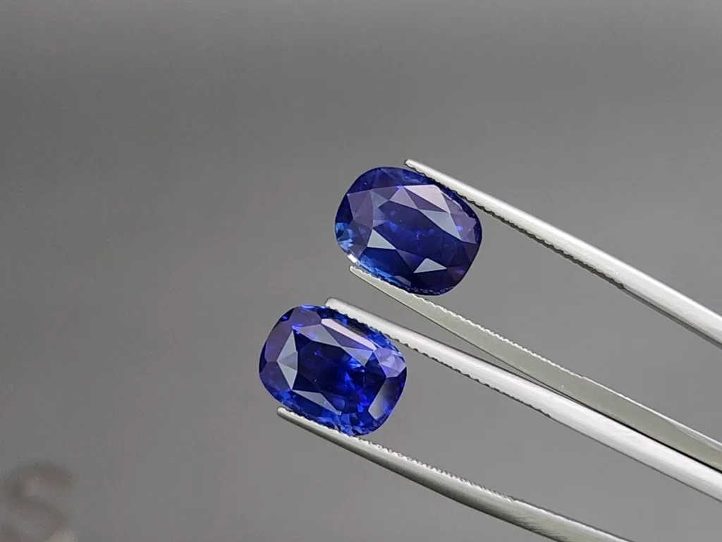 Pair of sapphires Royal Blue cushion cut 14.26 carats, Sri Lanka  Image №3