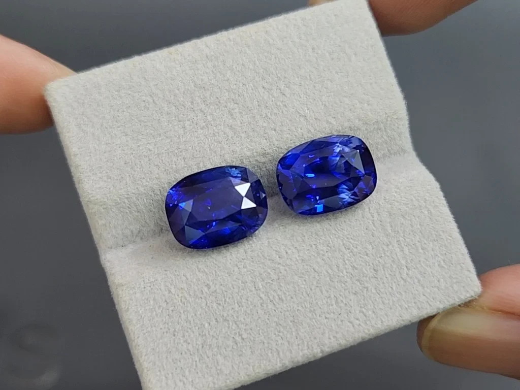 Pair of sapphires Royal Blue cushion cut 14.26 carats, Sri Lanka  Image №4
