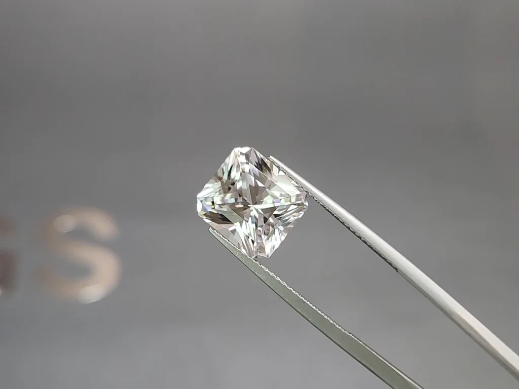 Kunzite light green radiant cut 6.92 carats, Pakistan Image №3