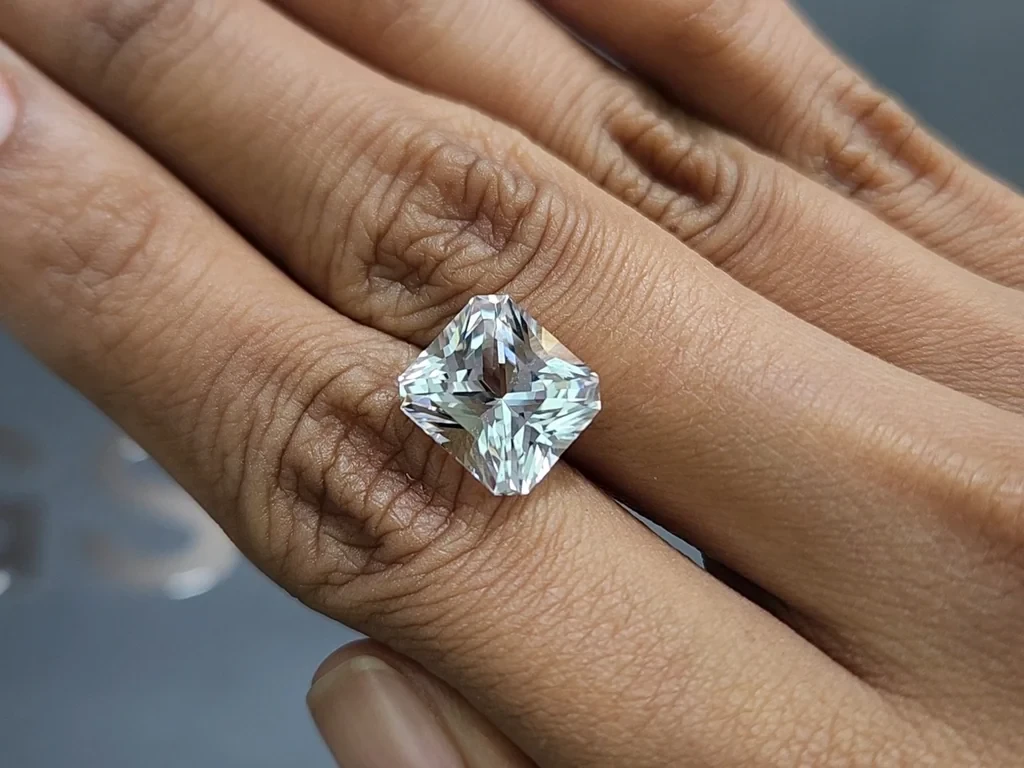 Kunzite light green radiant cut 6.92 carats, Pakistan Image №2