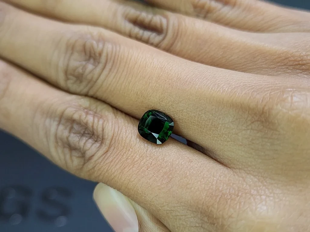 Tourmaline vivid green octagon cut 2.02 carats, Tanzania Image №2