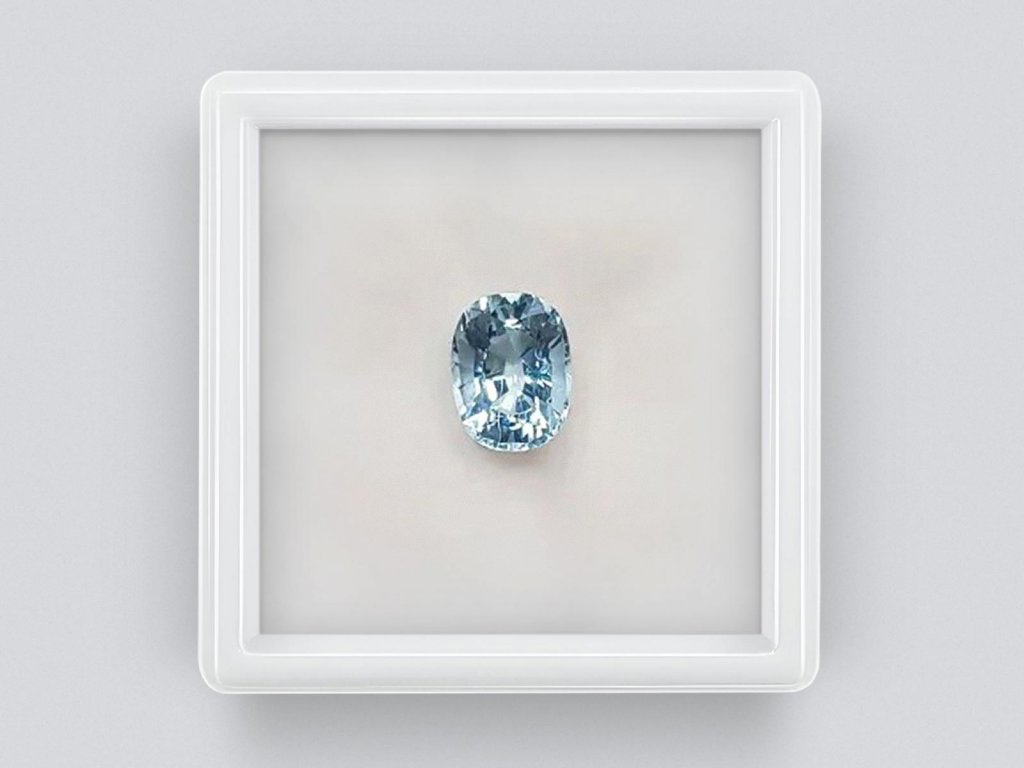 African aquamarine oval cut 1.45 carats Image №1