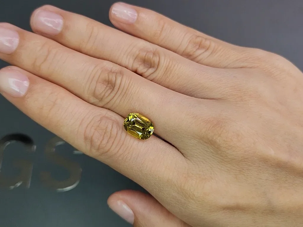 Cushion cut golden chrysoberyl 5.25 carats, Sri Lanka Image №2