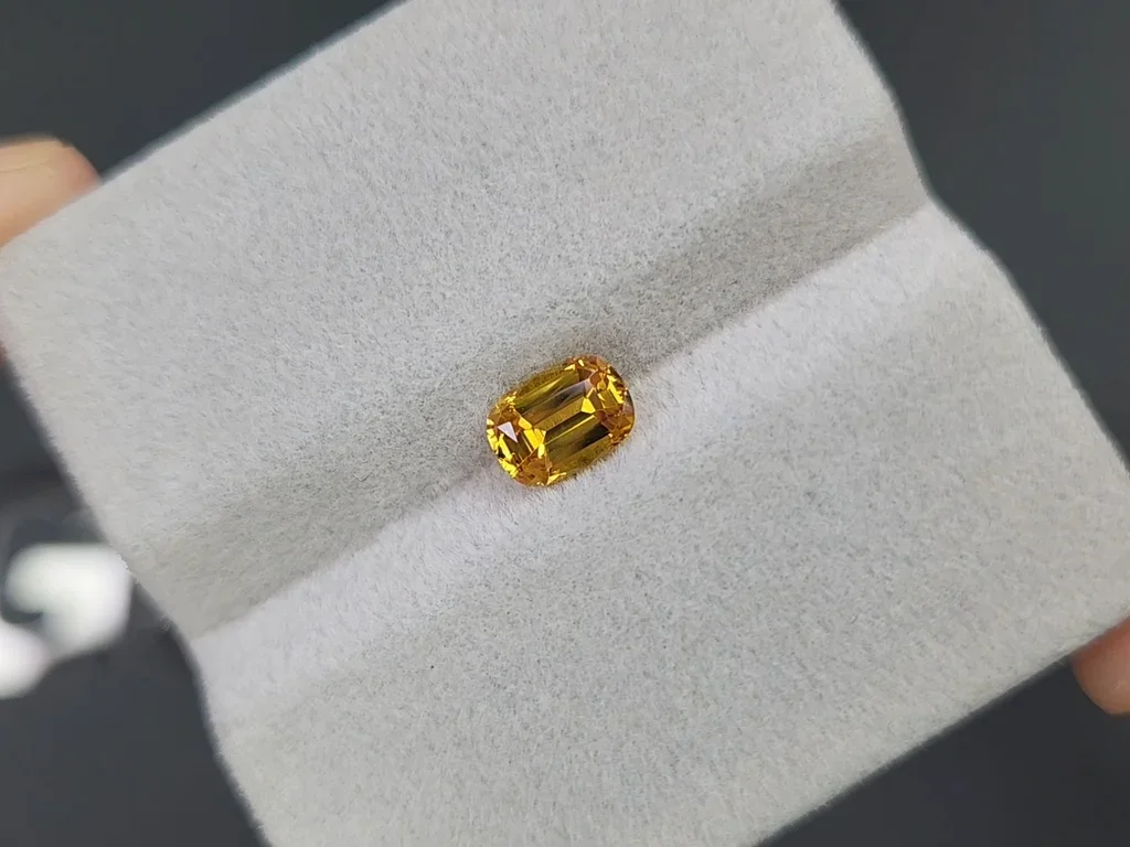 Unheated cushion cut Golden yellow sapphire 1.08 carat, Madagascar Image №4