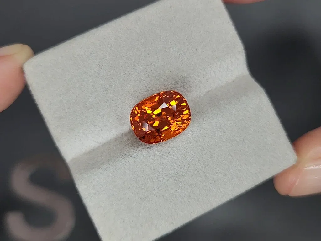 Cushion cut Fanta color spessartine garnet 8.19 carats, Africa Image №4