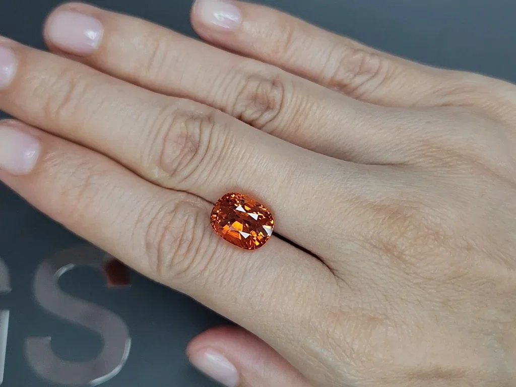 Cushion cut Fanta color spessartine garnet 8.19 carats, Africa Image №2