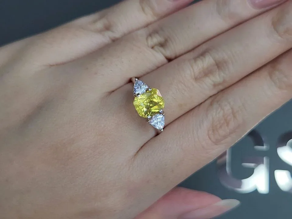 Unheated yellow sapphire in radiant cut 3.05 carats, Sri Lanka Image №5