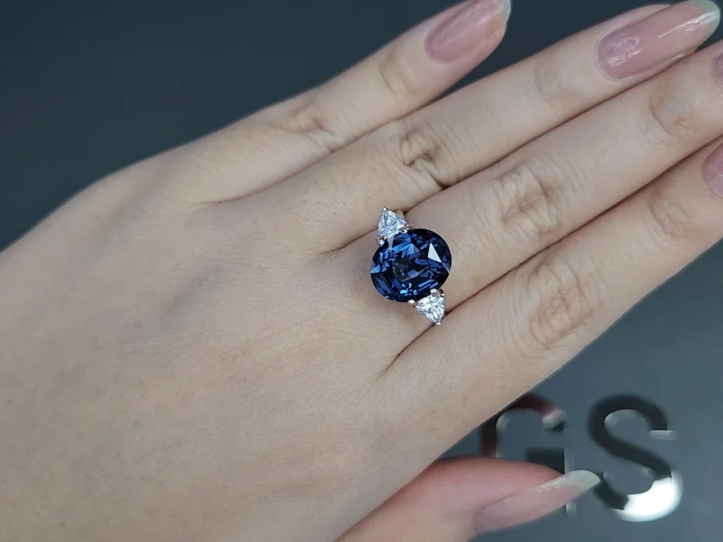 Cobalt blue spinel in oval cut 6.04 carats, Tanzania Image №4