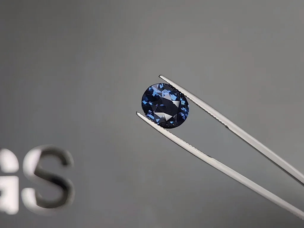 Cobalt blue spinel in oval cut 6.04 carats, Tanzania Image №3